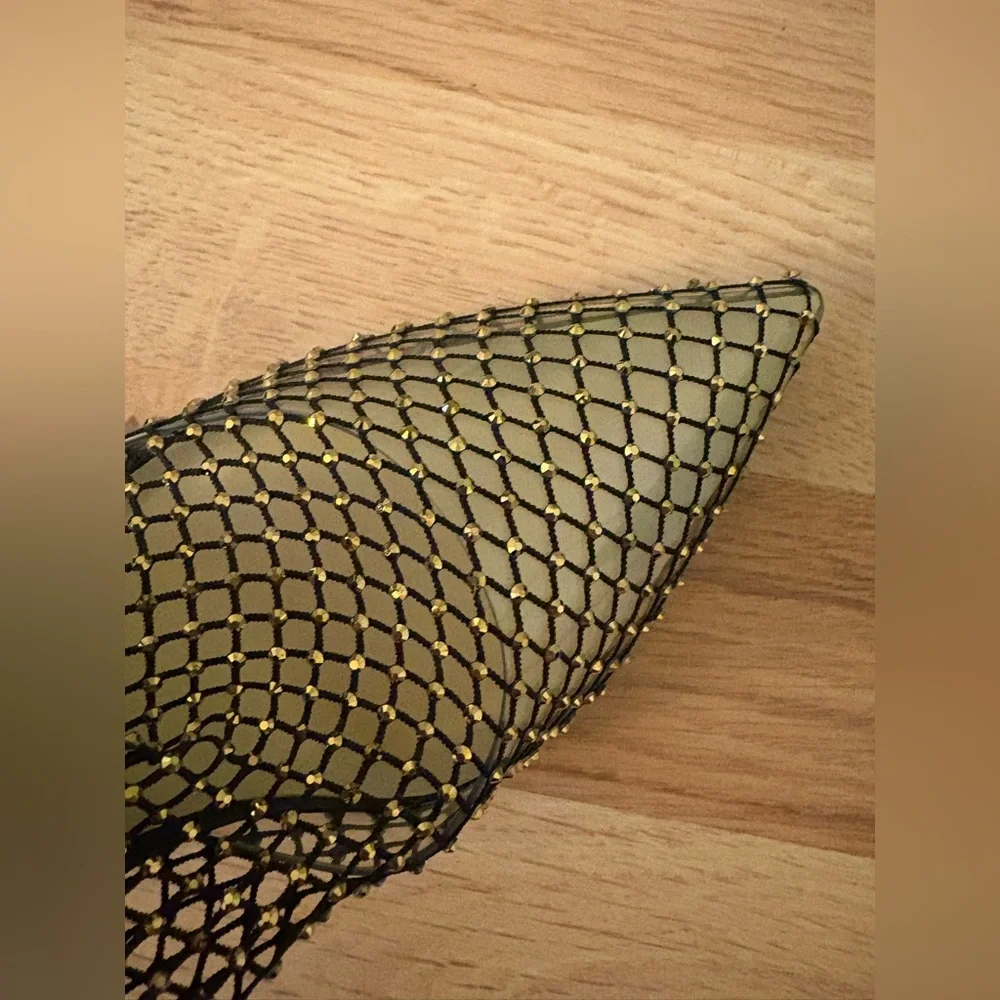 Vince Camuto Kiskia Fishnet black point toe ankle boots Sz8 worn once MSRP: $195 - Picture 7 of 11